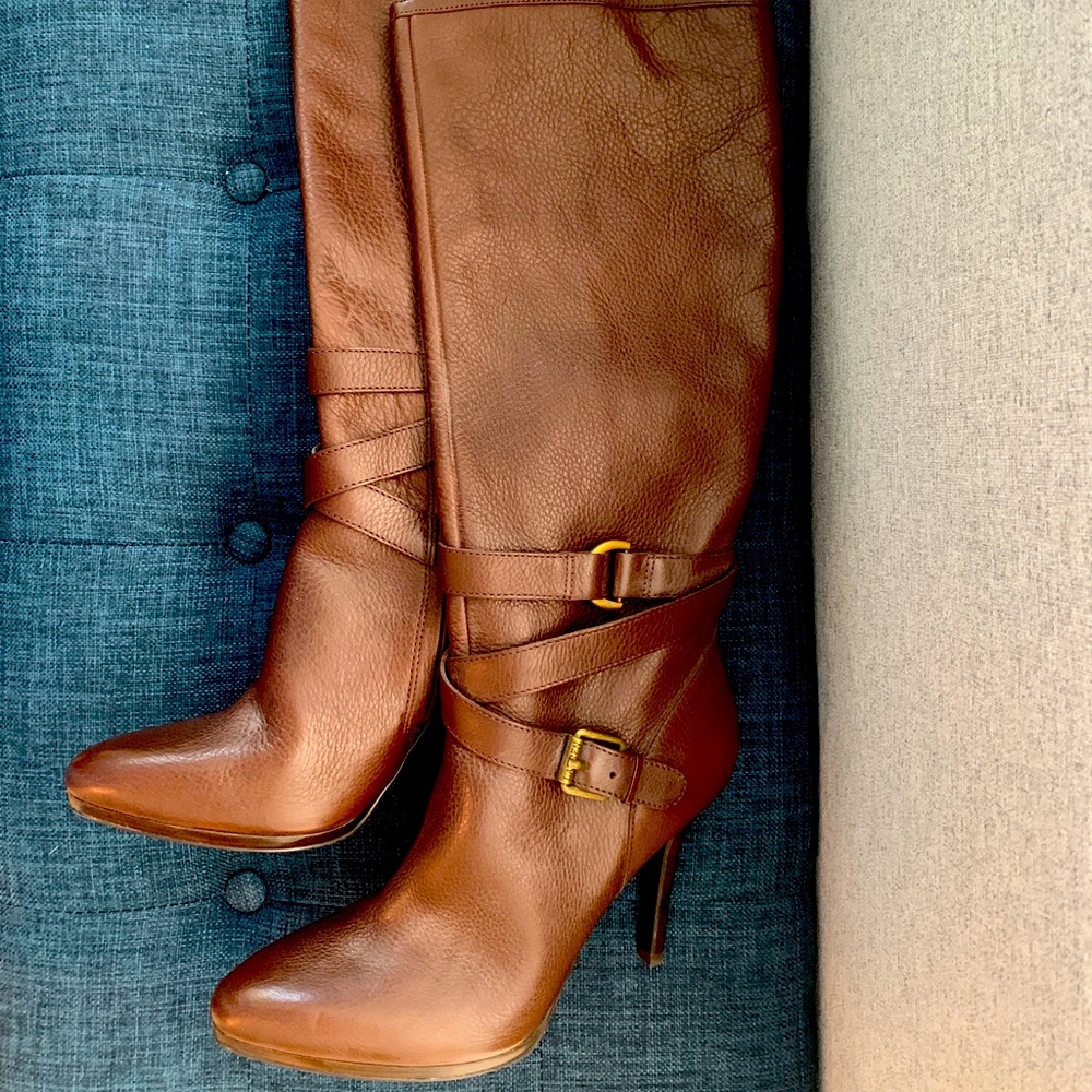 NWT Ralph Lauren boots! Size 8
